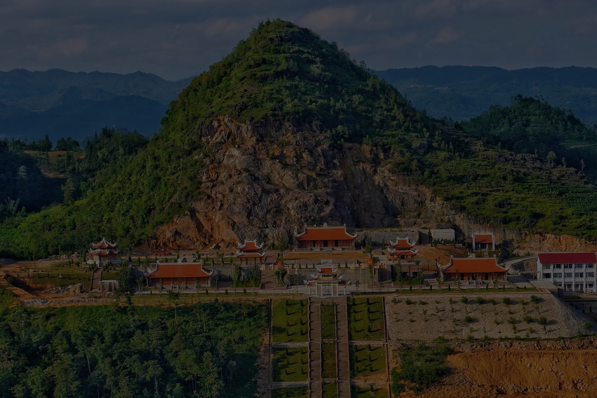 Doi Co Pagoda - Cau Ma